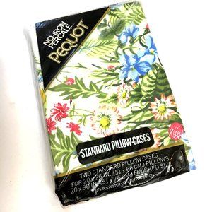Pequot Floral Set of Two No Iron Pillowcases VTG NOS